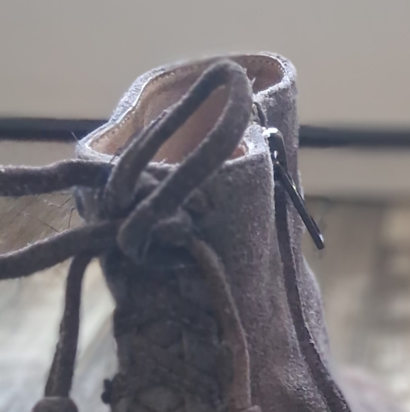 UGG Women's Size 6 Corrine Brown Suede Heeled Ankle Boots In Taupe - Picture 8 of 8